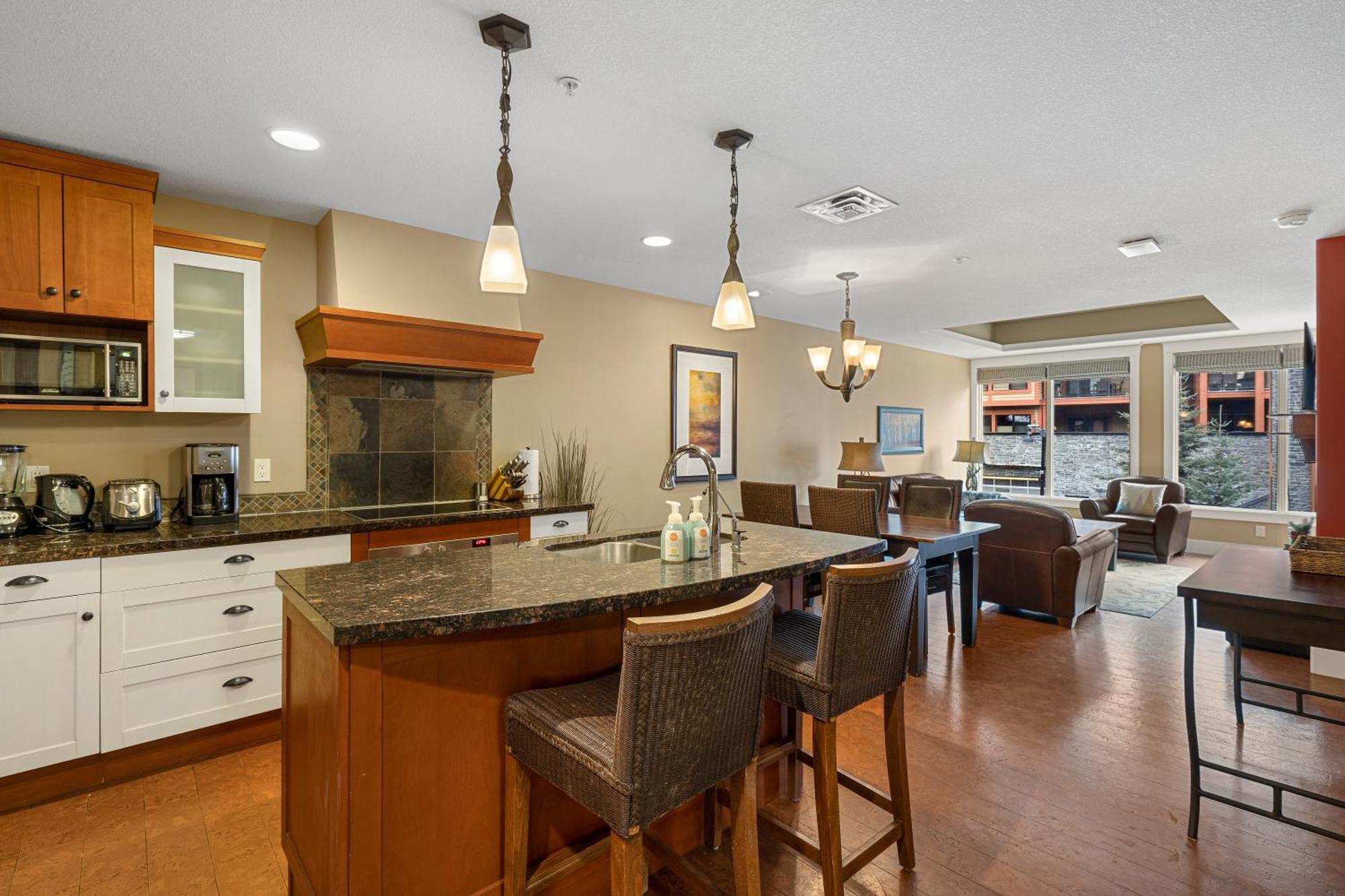 Adventurer'S Escape~ Mountain Luxury Resort Canmore Eksteriør bilde