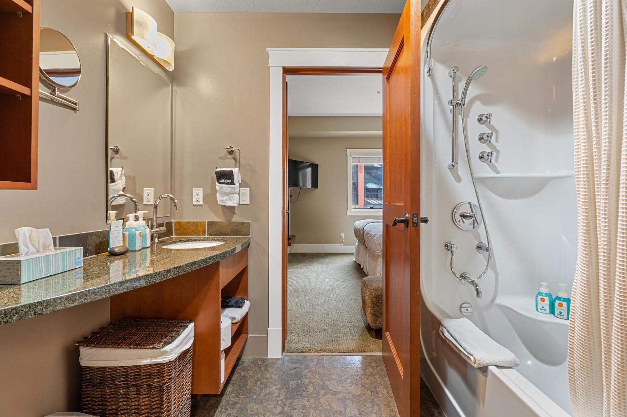 Adventurer'S Escape~ Mountain Luxury Resort Canmore Eksteriør bilde