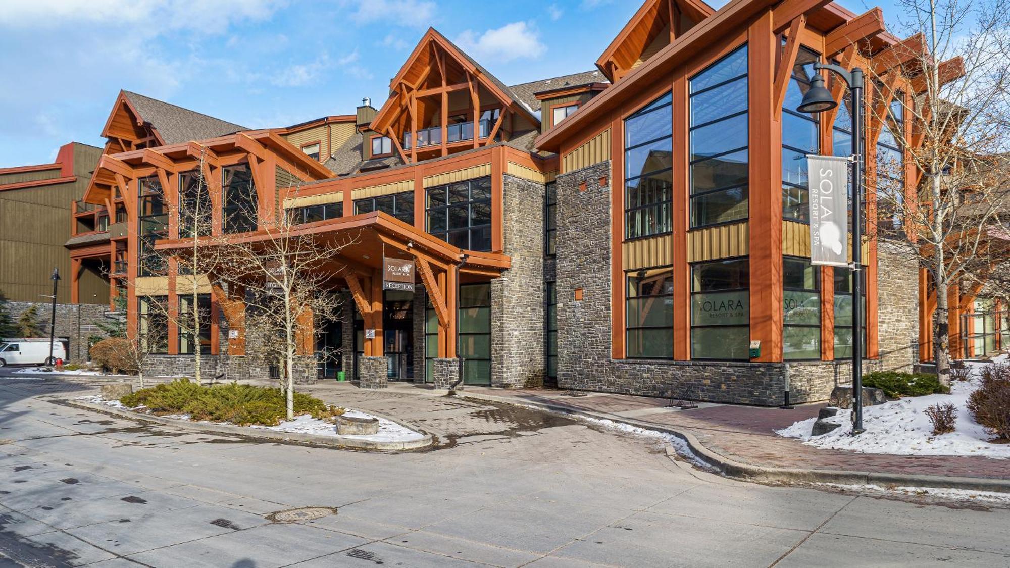 Adventurer'S Escape~ Mountain Luxury Resort Canmore Eksteriør bilde